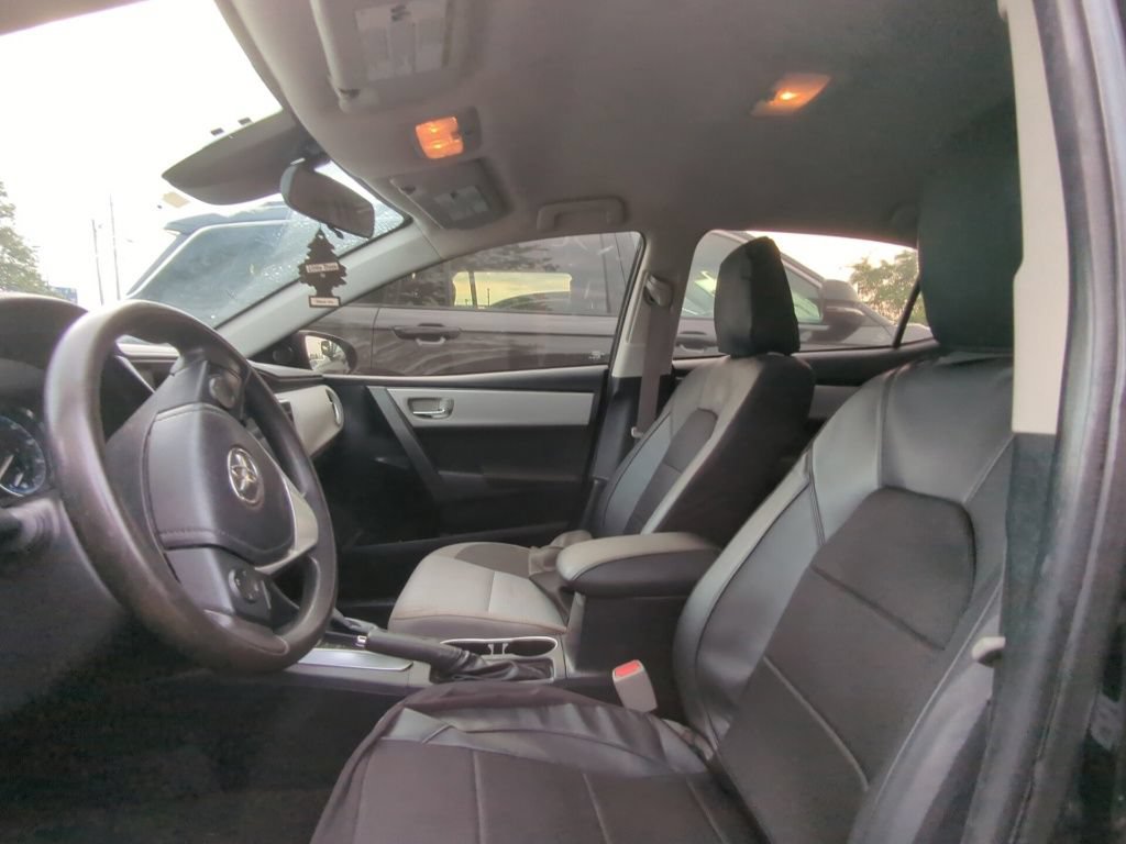 Used 2018 Toyota Corolla LE w/ Carpet Mat Package (TMS) FWD image 6