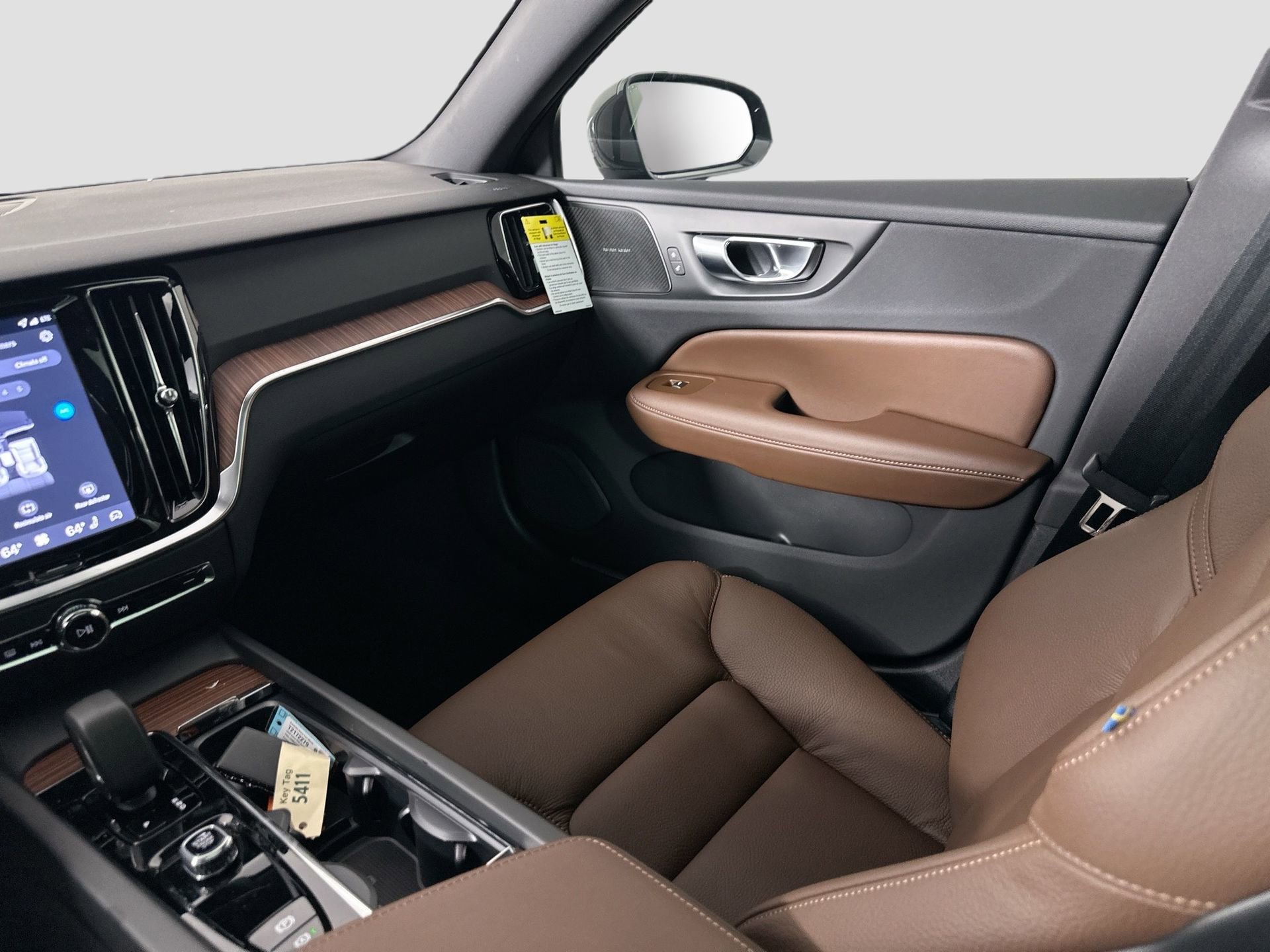 New 2026 Volvo V60 B5 Cross Country Plus w/ Climate Package image 25