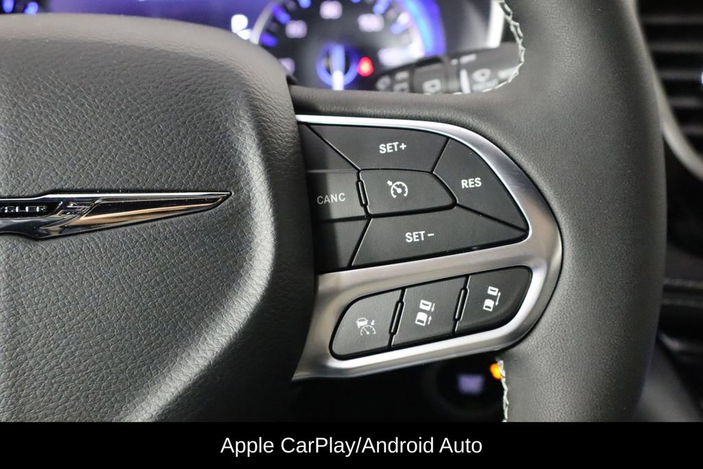 New 2026 Chrysler Pacifica Select image 10