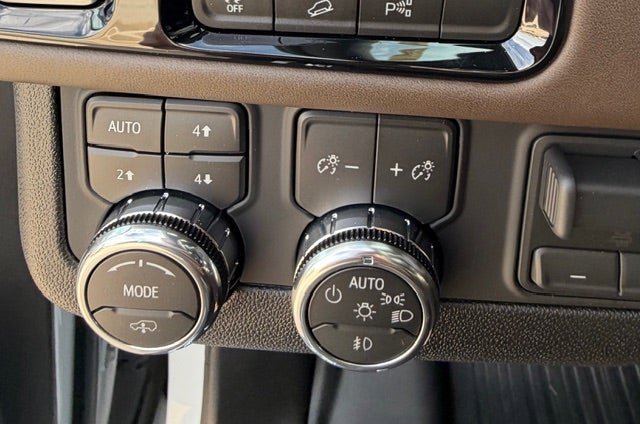 New 2026 GMC Yukon XL Denali Ultimate AWD/4WD image 11
