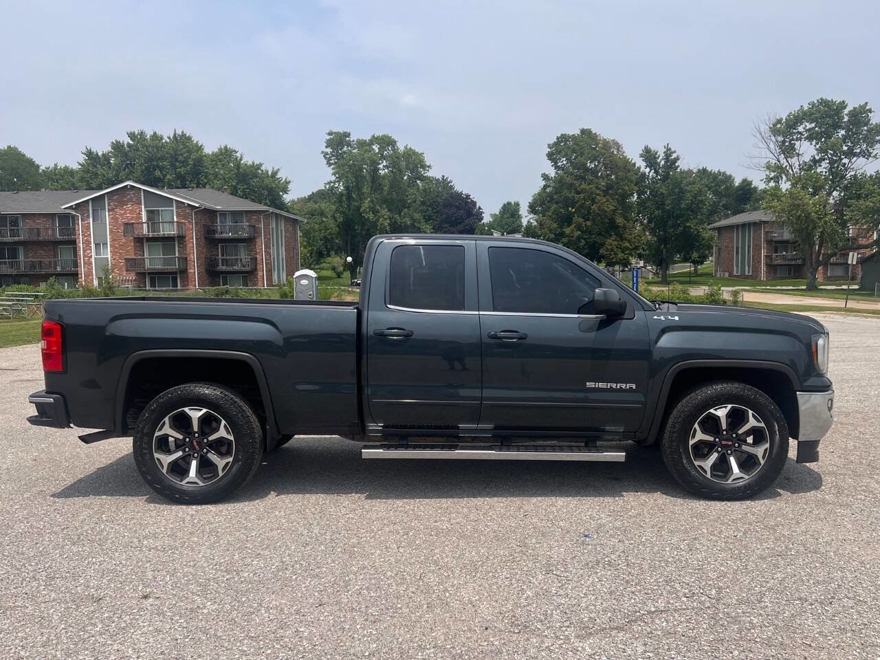 Used 2017 GMC Sierra 1500 SLE w/ SLE Value Package image 6