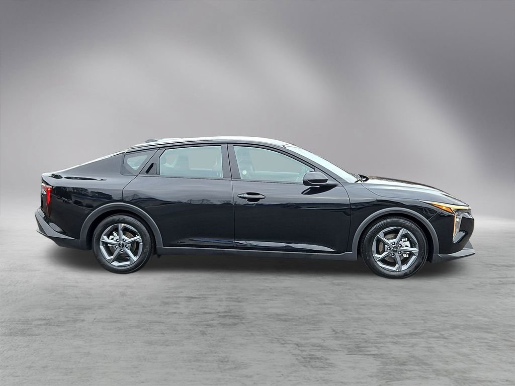 Used 2025 Kia K4 LXS image 8