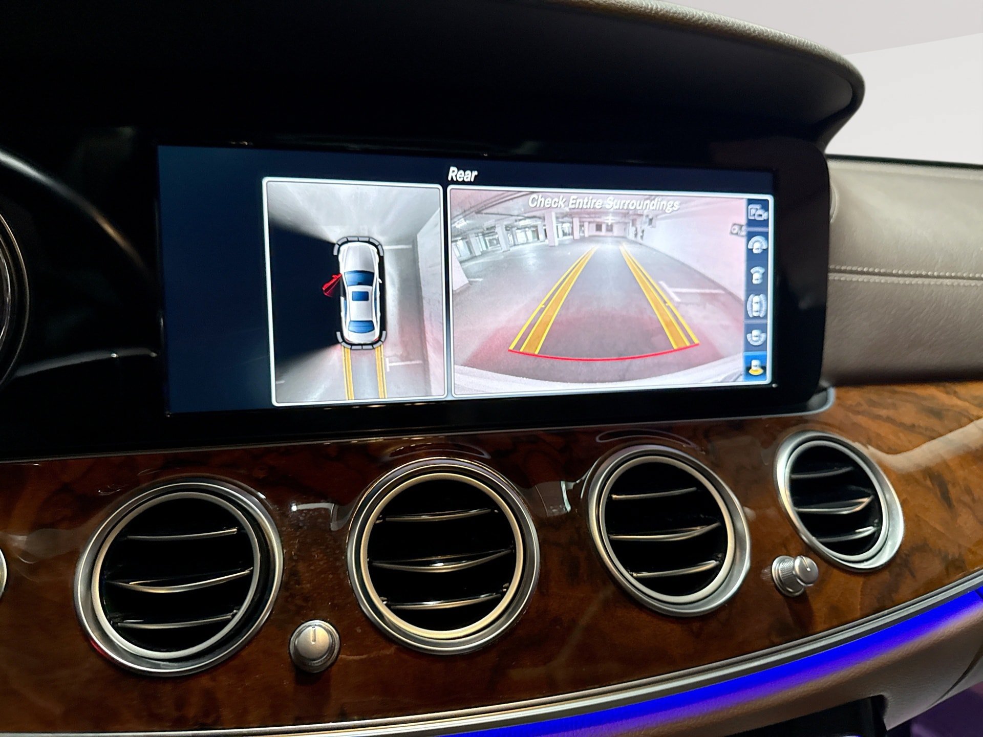Used 2017 Mercedes-Benz E 300 4MATIC image 25
