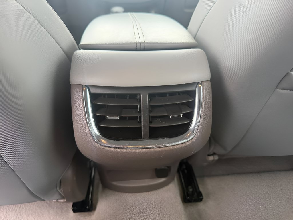 Used 2024 Chevrolet Malibu LT FWD image 13