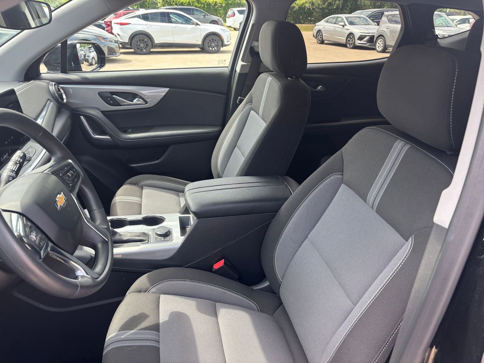Used 2025 Chevrolet Blazer LT FWD image 35