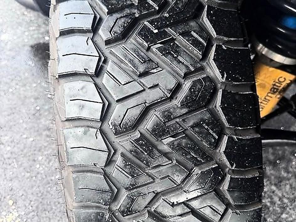 Used 2025 Chevrolet Silverado 1500 ZR2 w/ Dark Appearance Package image 19