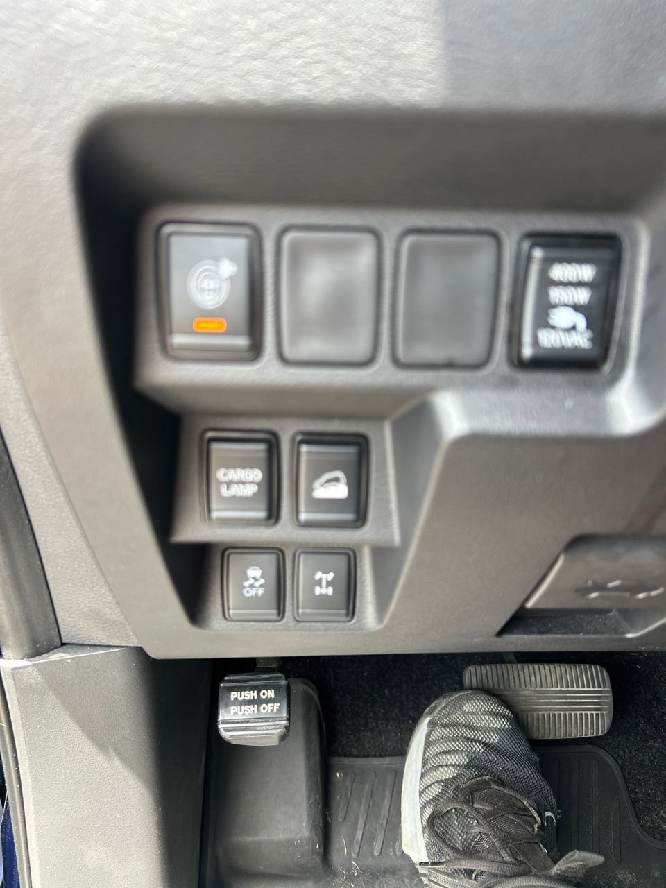 Used 2022 Nissan Frontier PRO-4X w/ Pro-4X Premium Package AWD/4WD image 25
