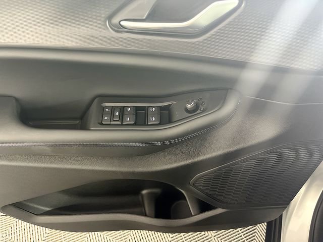 New 2025 Jeep Grand Cherokee Laredo w/ Luxury Tech Group I image 13