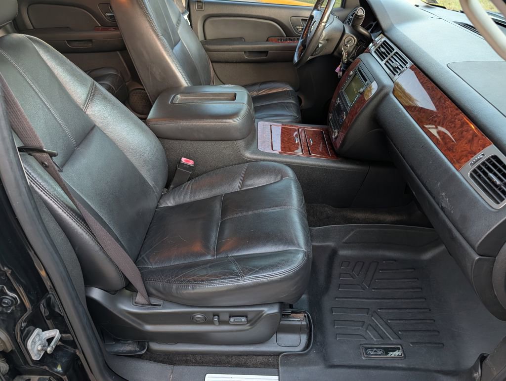 Used 2008 Chevrolet Suburban LT image 20