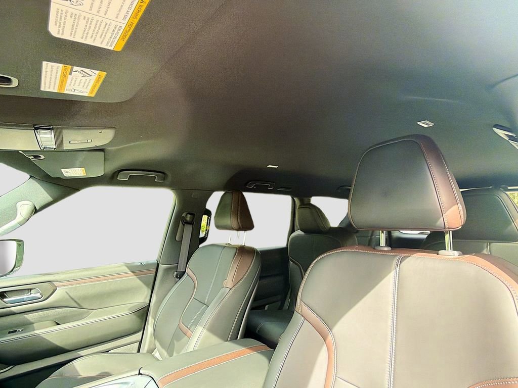 New 2026 Nissan Armada SL image 23