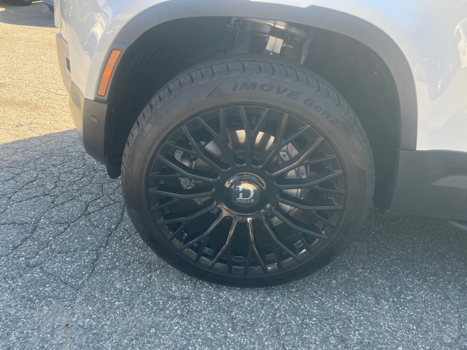 Used 2025 Land Rover Defender 110 S image 27