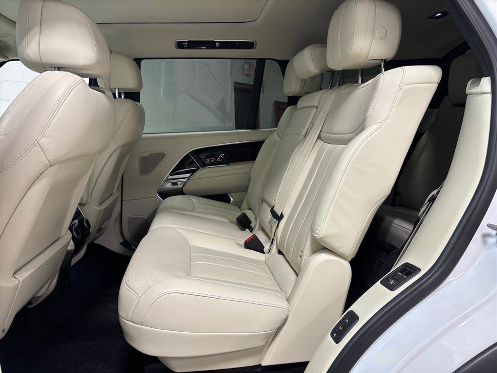 Used 2025 Land Rover Range Rover Long Wheelbase SE image 29
