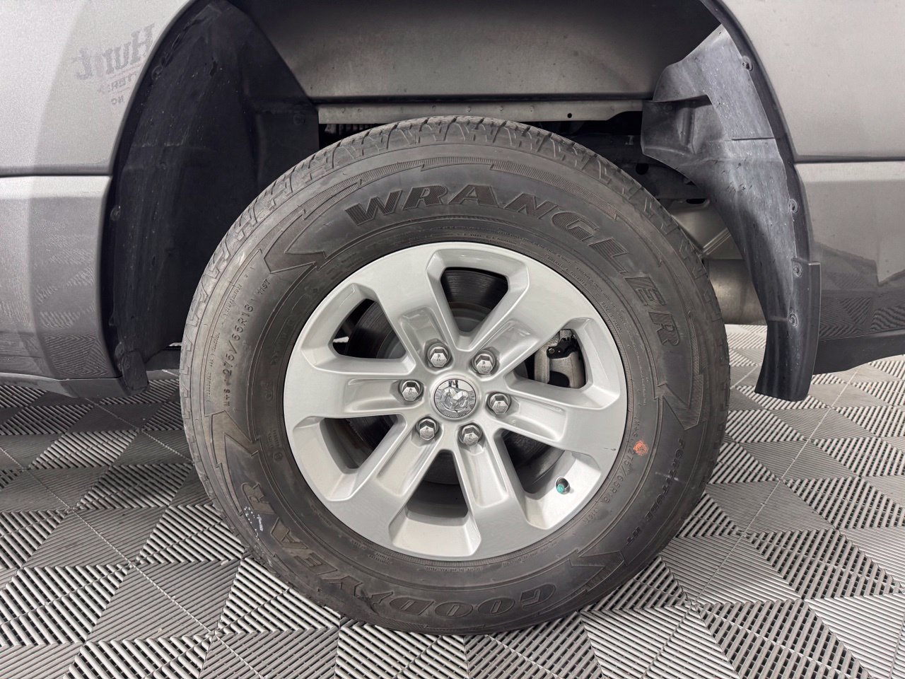 Used 2024 RAM 1500 Laramie RWD image 13