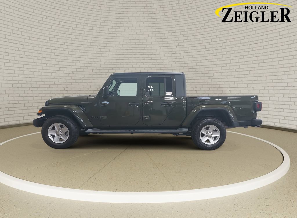 Used 2022 Jeep Gladiator Sport image 8