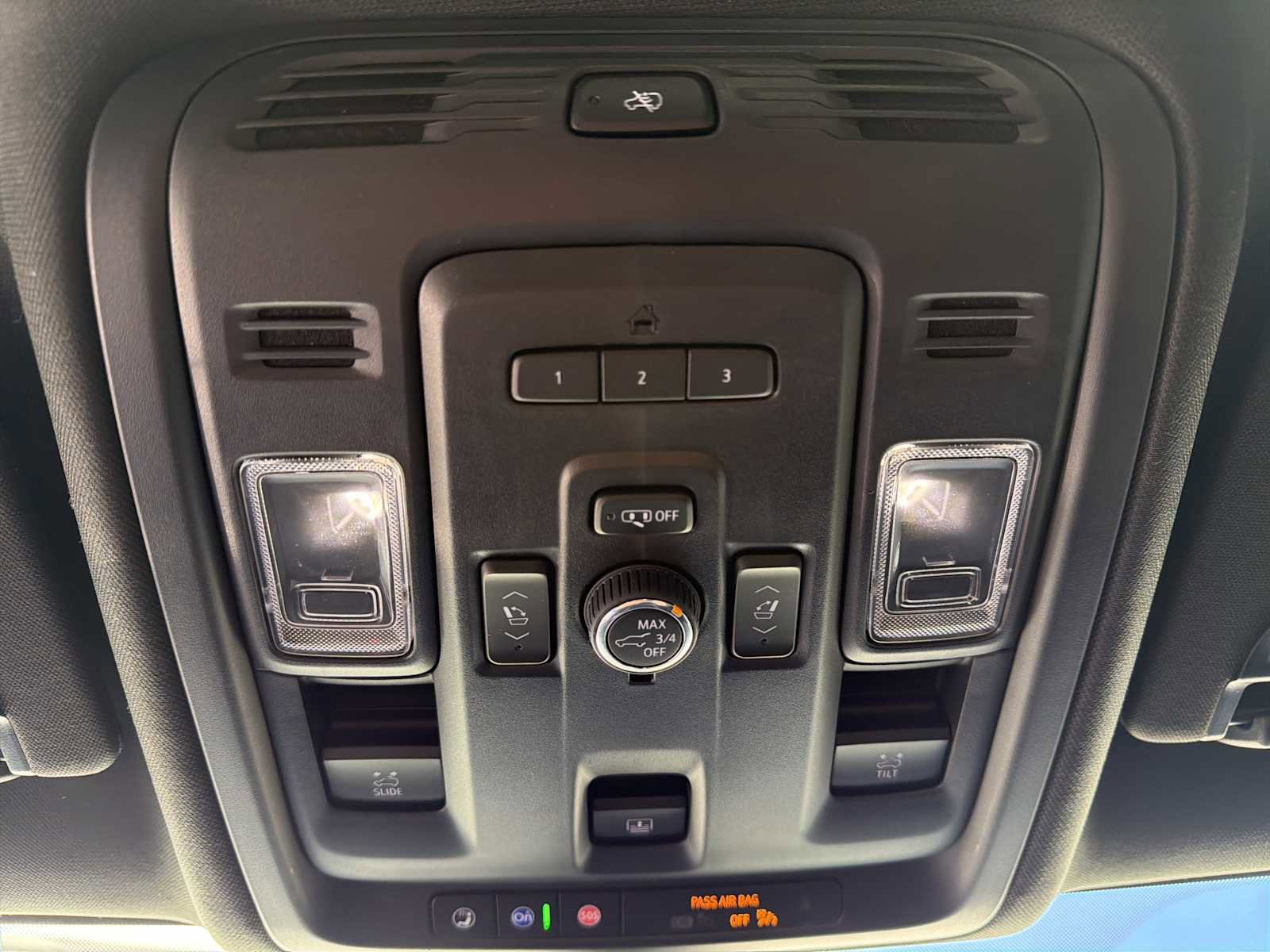 Used 2021 GMC Yukon Denali w/ Denali Premium Package image 18