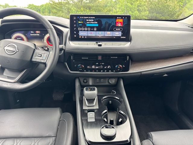 Certified 2026 Nissan Rogue Platinum w/ Platinum Premium Package AWD/4WD image 21