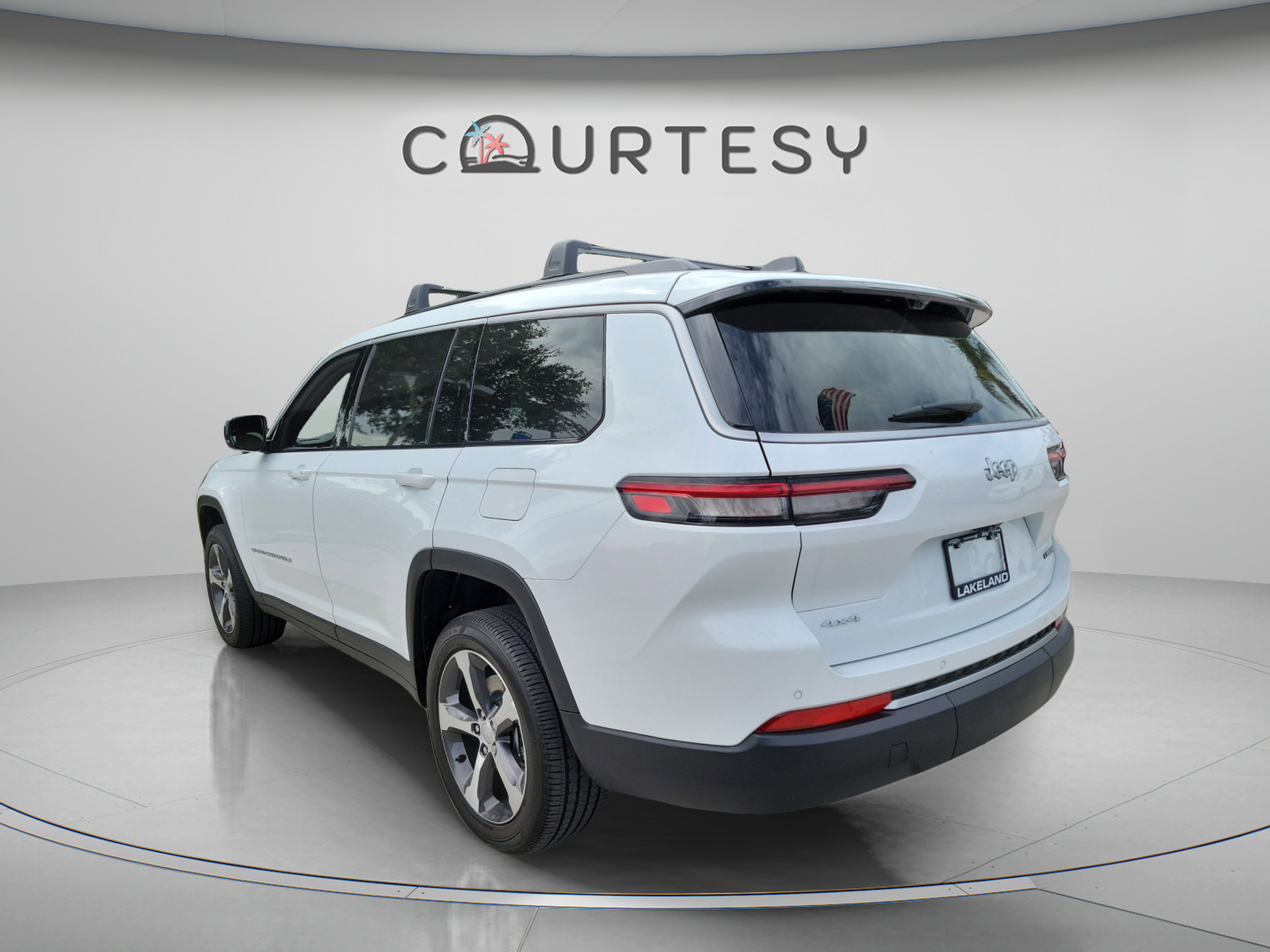 Certified 2026 Jeep Grand Cherokee L Limited w/ Luxury Tech Group II AWD/4WD image 2