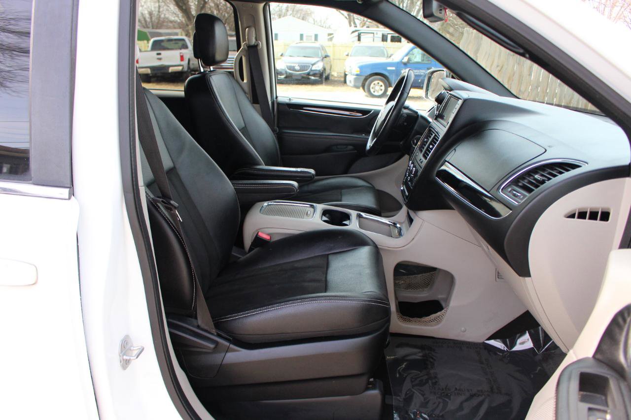 Used 2019 Dodge Grand Caravan SXT FWD image 36