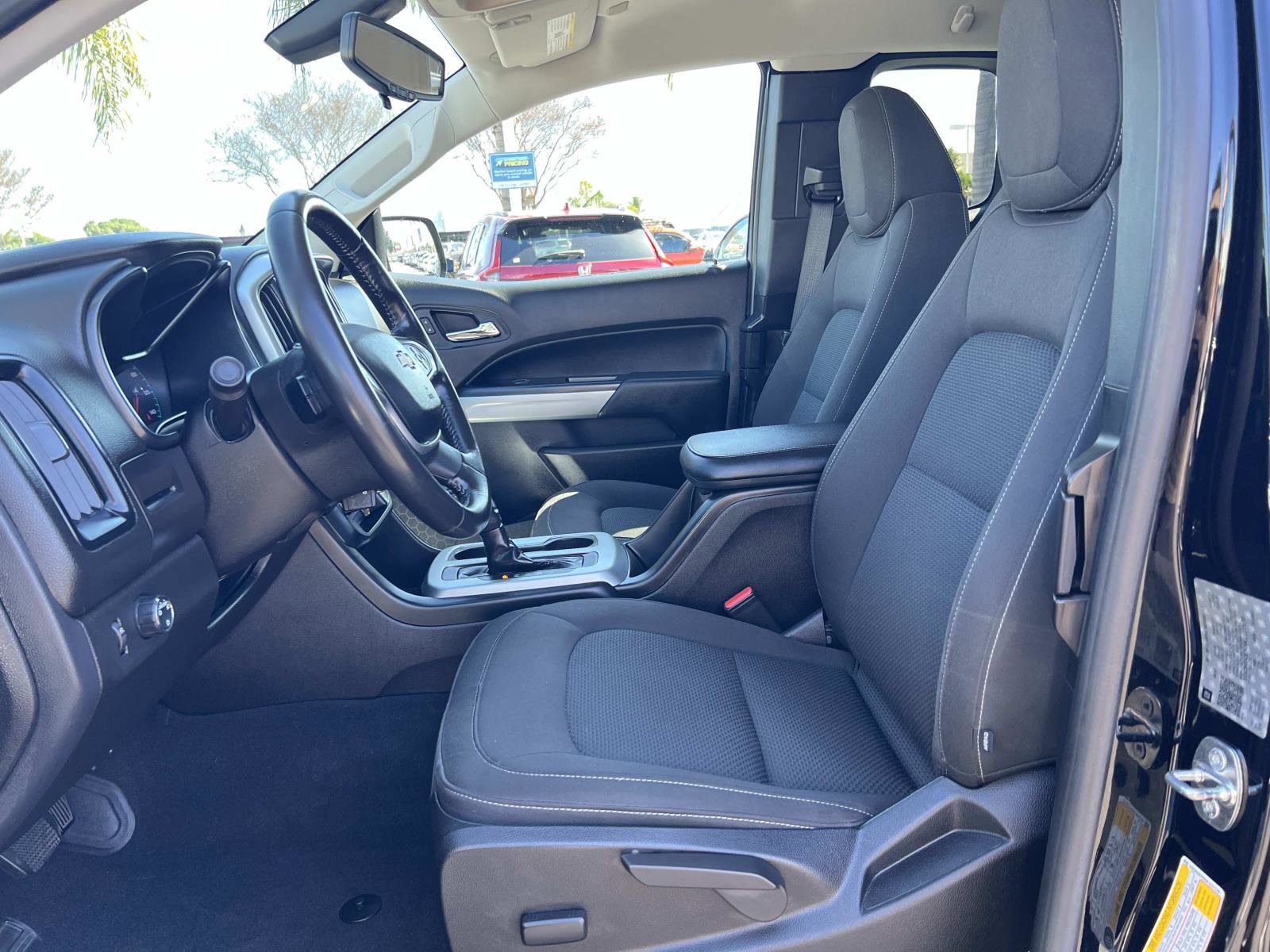 Used 2019 Chevrolet Colorado LT image 18