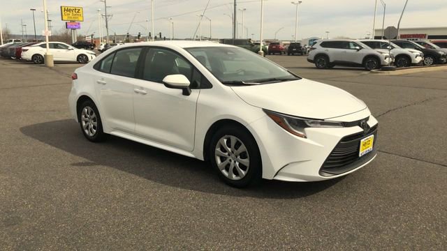 Used 2024 Toyota Corolla LE image 2