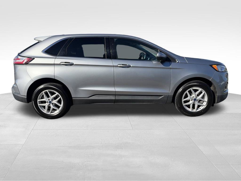 Used 2021 Ford Edge SEL w/ Convenience Package AWD/4WD image 3
