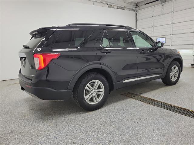 Used 2021 Ford Explorer XLT w/ Equipment Group 202A AWD/4WD image 3