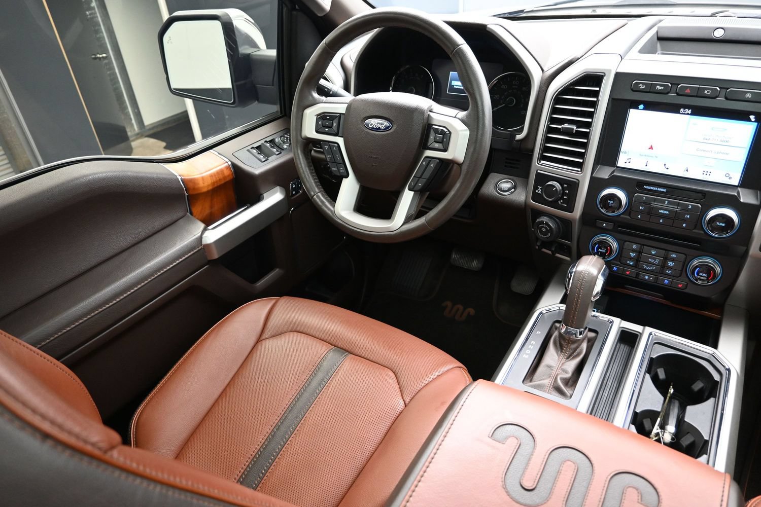Used 2018 Ford F150 King Ranch w/ Equipment Group 601A Luxury AWD/4WD image 24