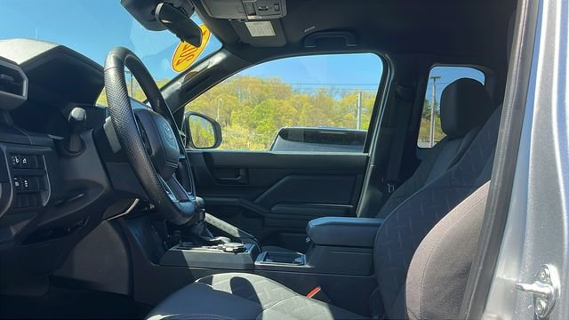 Certified 2025 Toyota Tacoma SR AWD/4WD image 10
