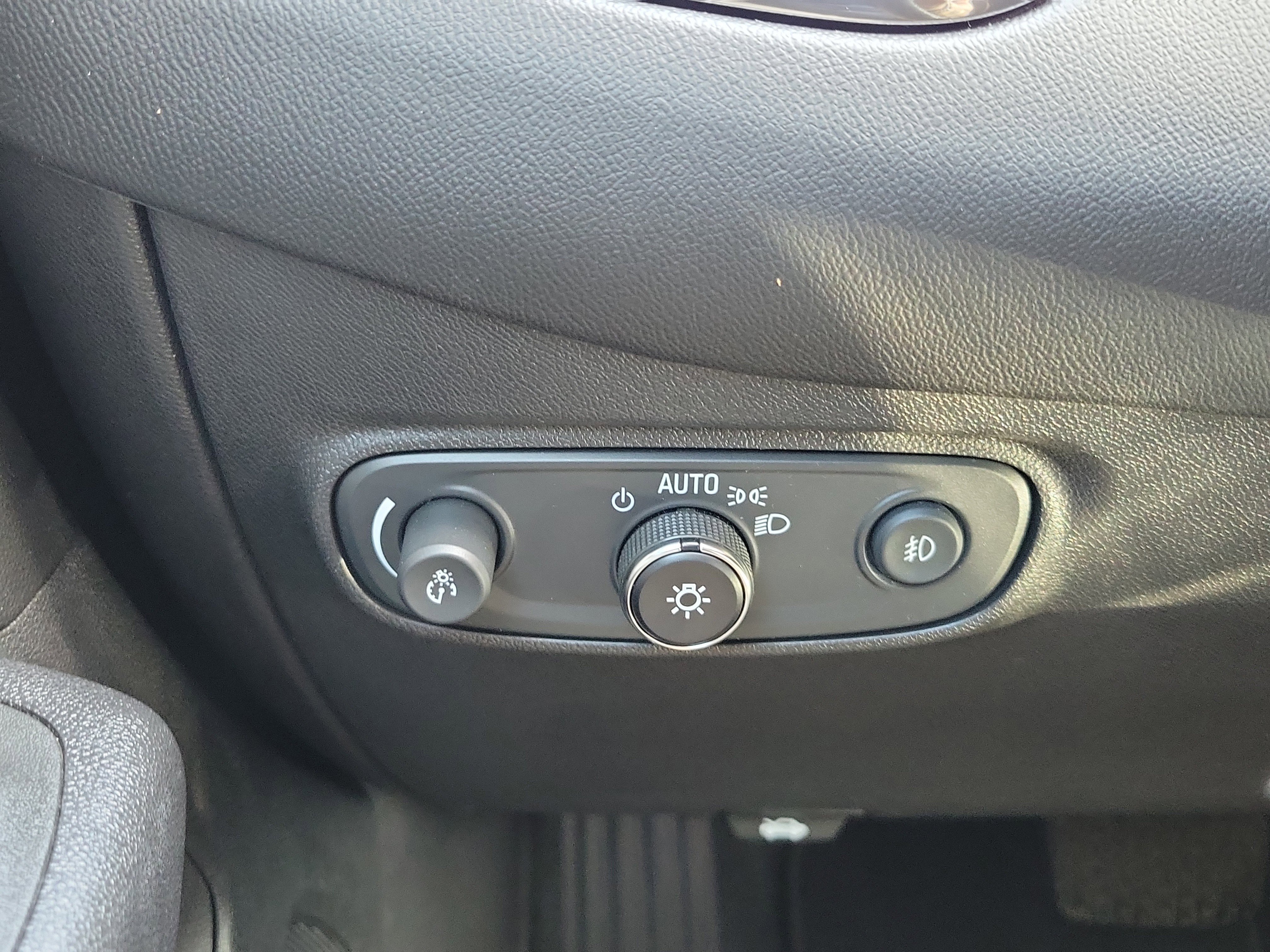 Used 2020 Chevrolet Equinox Premier image 27