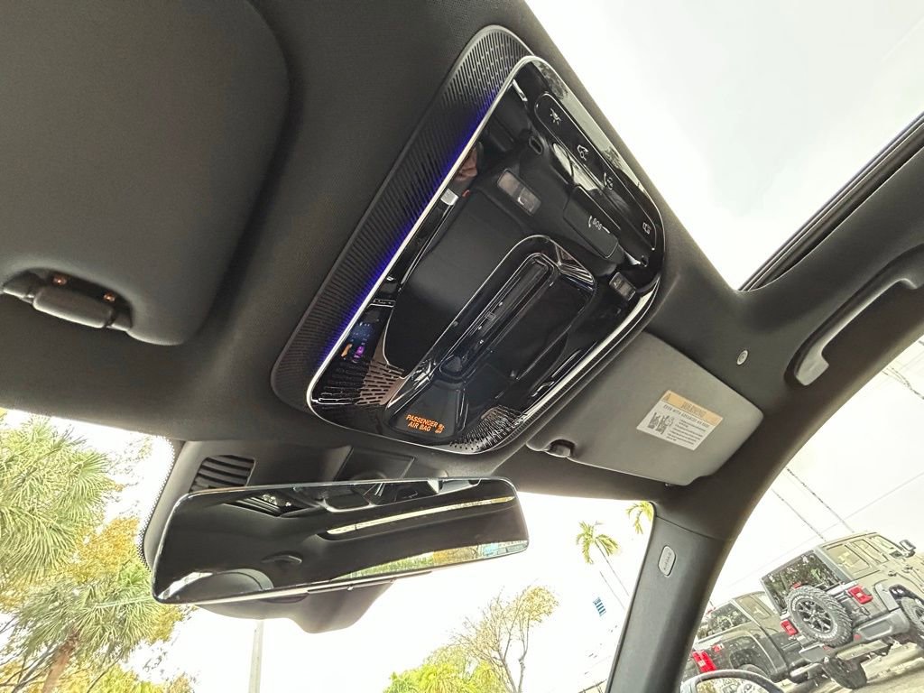 Used 2025 Mercedes-Benz C 300 4MATIC Sedan image 29