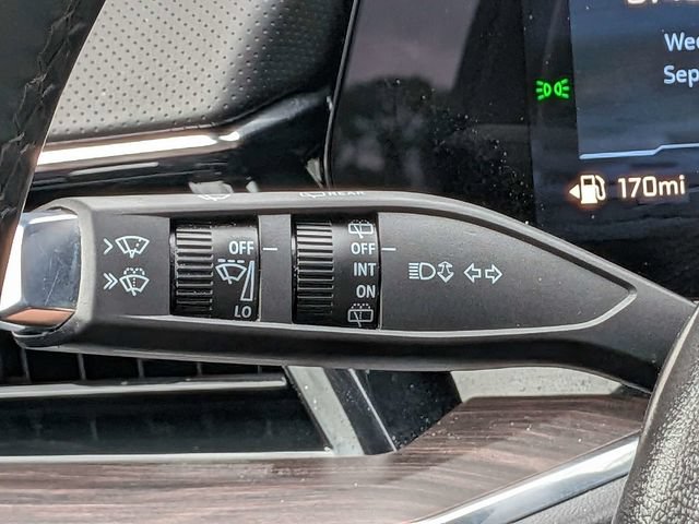 Used 2025 Chevrolet Tahoe Premier AWD/4WD image 32