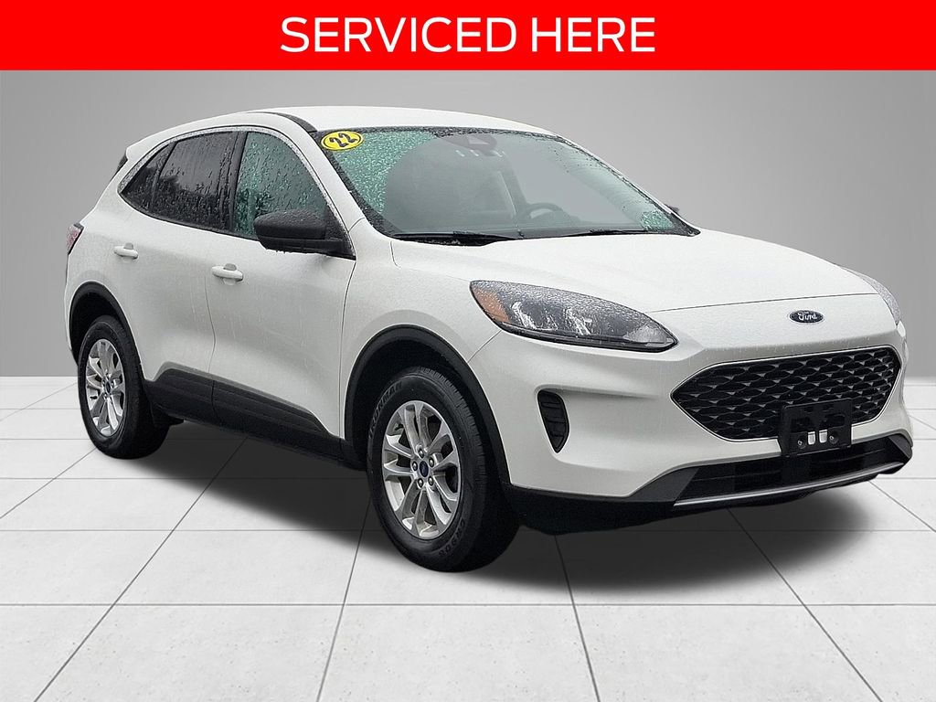 Used 2022 Ford Escape SE w/ Cold Weather Package image 3