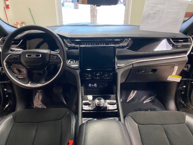 Used 2022 Jeep Grand Cherokee Trailhawk w/ Advanced Protech Group II AWD/4WD image 19