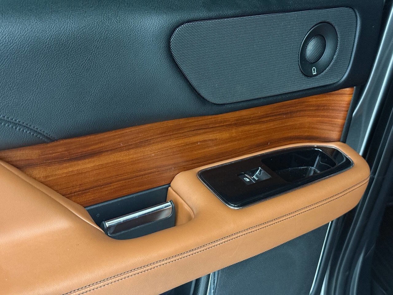 Used 2018 Lincoln Navigator Reserve w/ Technology Package image 26