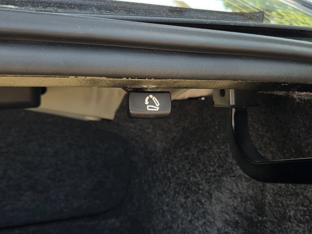 Used 2025 Volkswagen Jetta SE FWD image 29