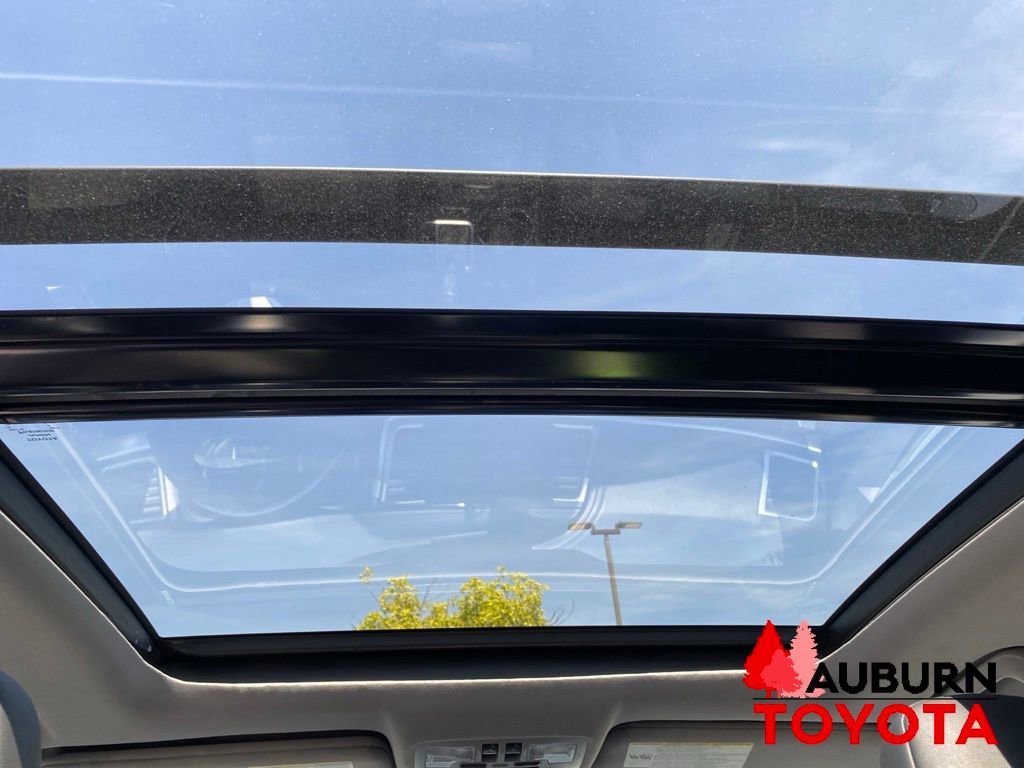 Used 2015 Toyota Highlander Limited Platinum AWD/4WD image 34