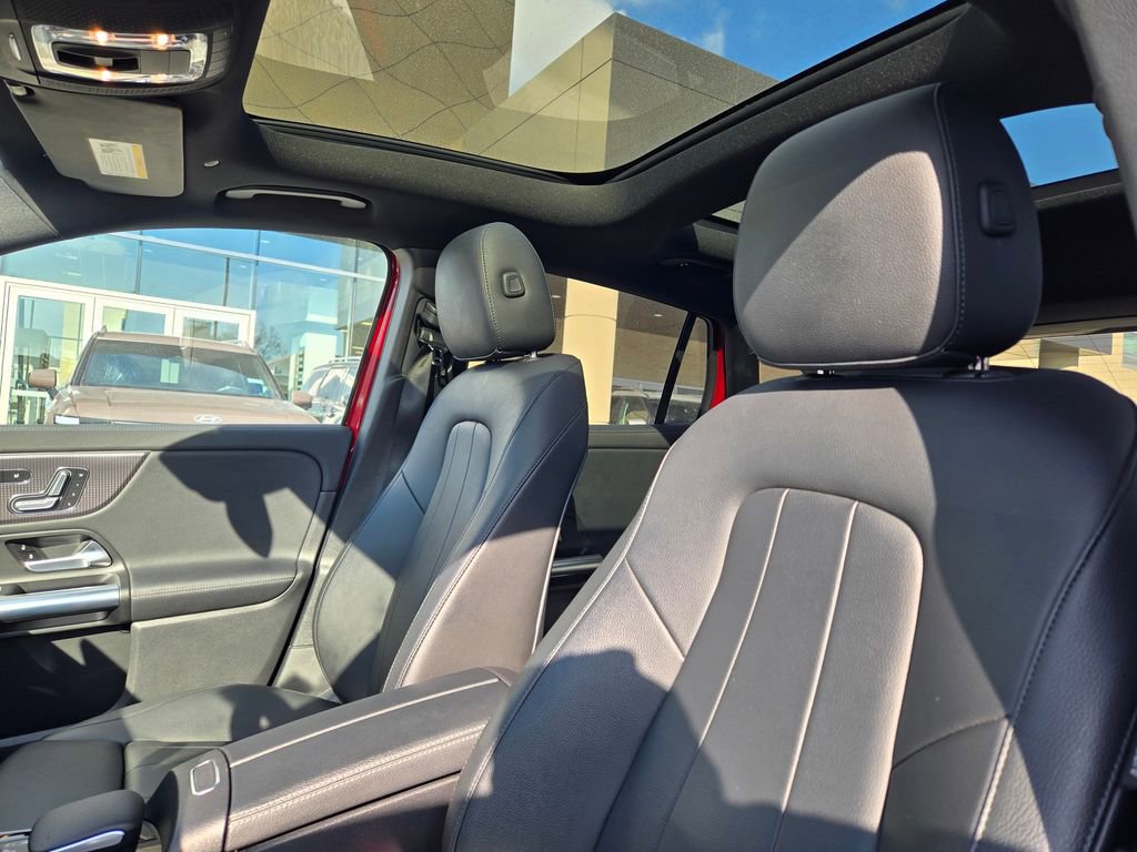 Used 2021 Mercedes-Benz GLA 250 4MATIC image 33