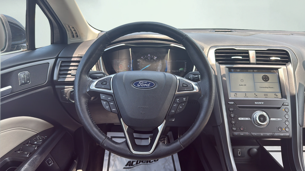 Used 2018 Ford Fusion Titanium FWD image 19