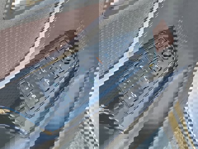 Used 2019 Toyota C-HR Limited image 15