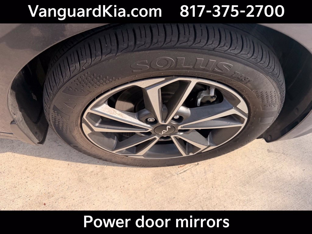 Certified 2024 Kia Forte LXS FWD image 11