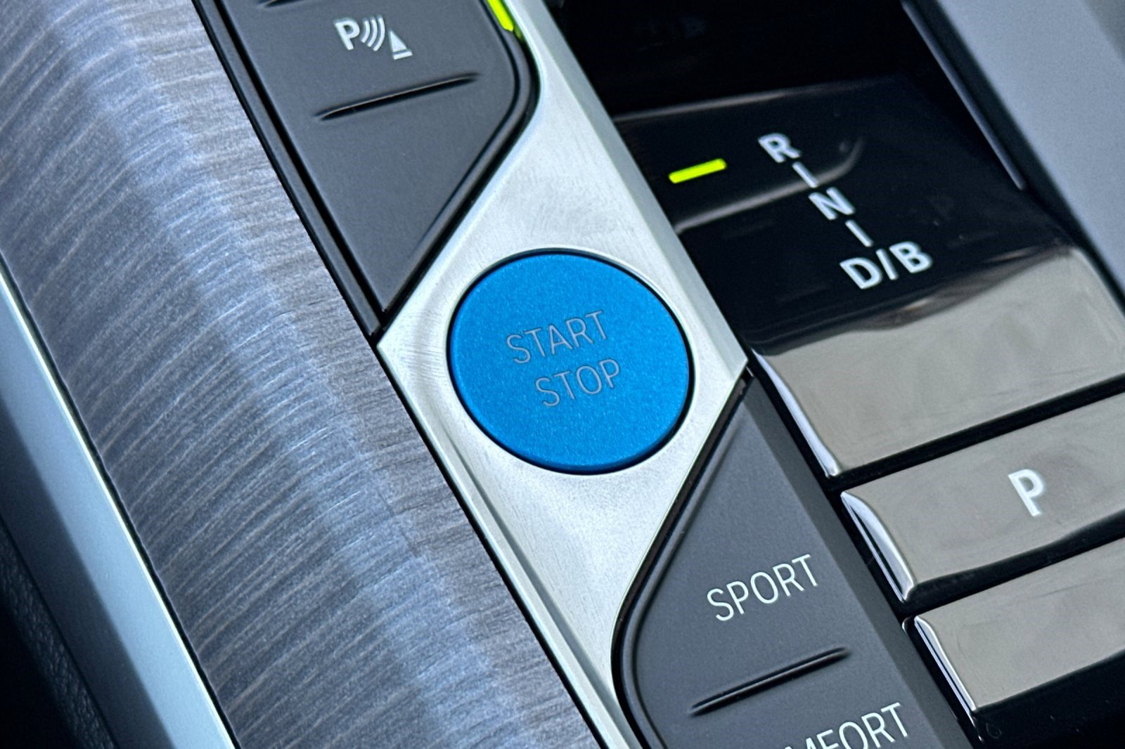 Used 2025 BMW i4 eDrive40 image 28