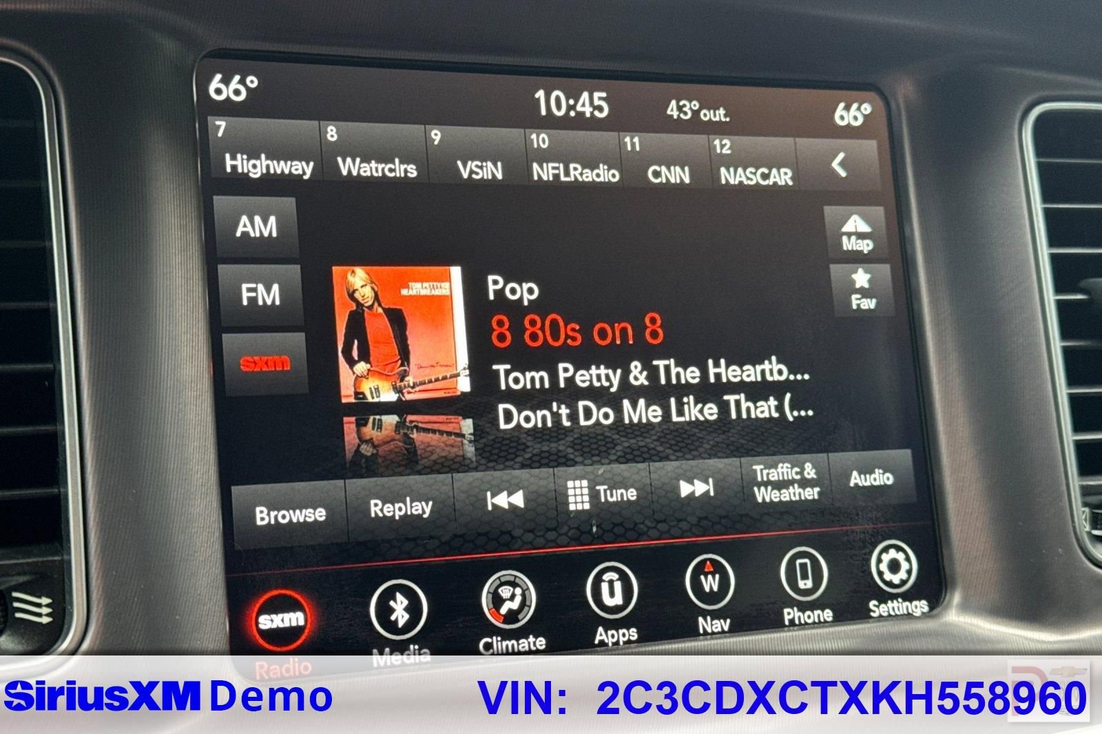 Used 2019 Dodge Charger R/T w/ Navigation & Travel Group image 33