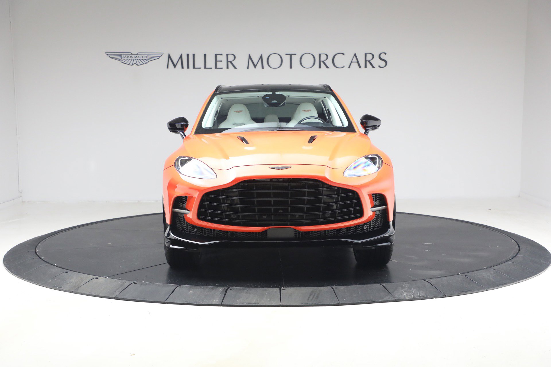Used 2024 Aston Martin DBX 707 image 12