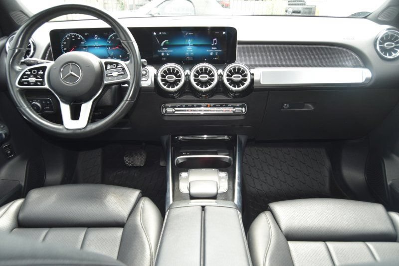 Used 2021 Mercedes-Benz GLB 250 4MATIC w/ Premium Package image 33