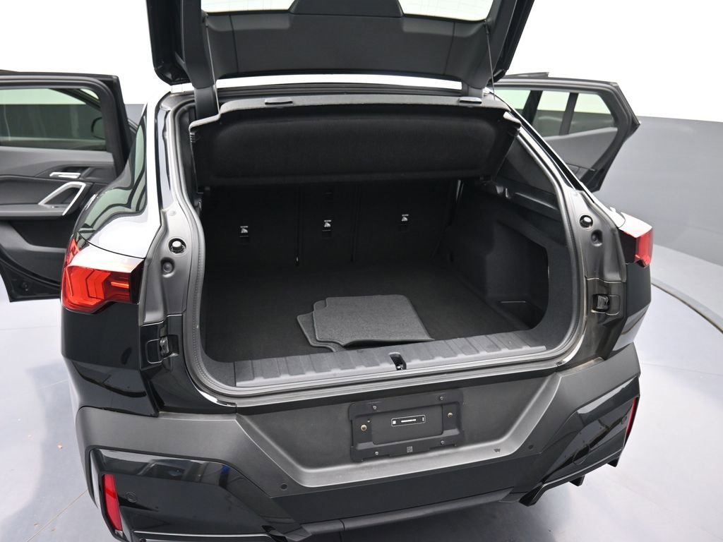 Used 2025 BMW X2 xDrive28i image 16