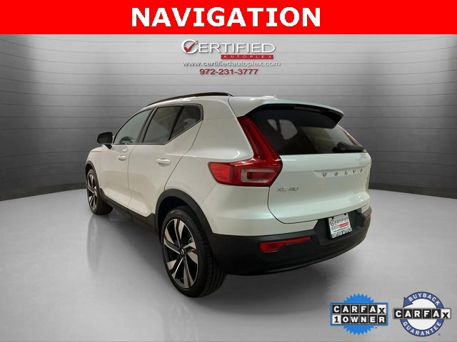 Used 2025 Volvo XC40 B5 Plus image 4