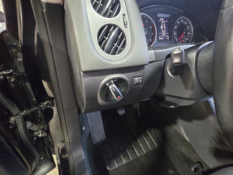 Used 2014 Volkswagen Tiguan S FWD image 12