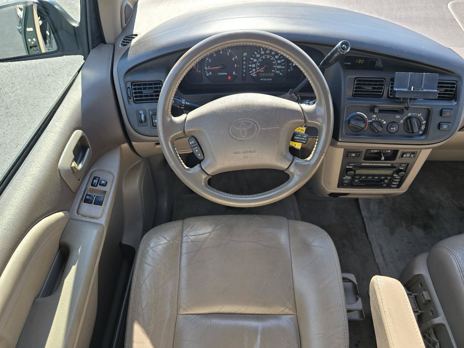 Used 2000 Toyota Sienna XLE FWD image 16