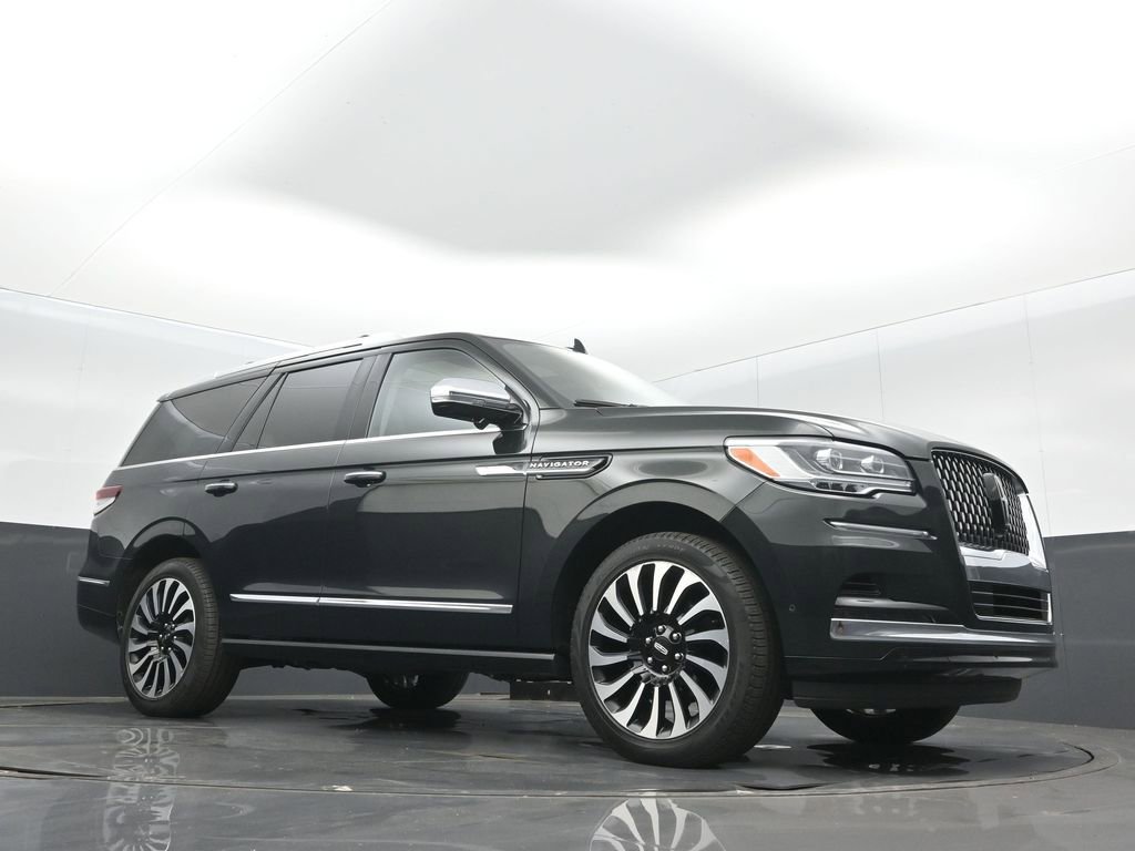 Used 2023 Lincoln Navigator Black Label AWD/4WD image 10