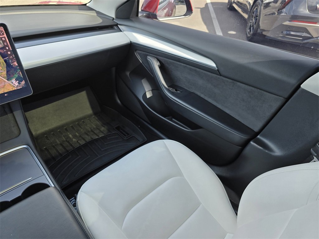 Used 2021 Tesla Model 3 Performance image 22